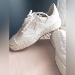 Stuart Weitzman Daryl Canvas Low Top Sneaker